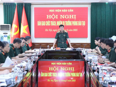 HỌC VIỆN HẬU CẦN CÔNG BỐ, TRAO QUYẾT ĐỊNH VỀ CÔNG TÁC CÁN BỘ