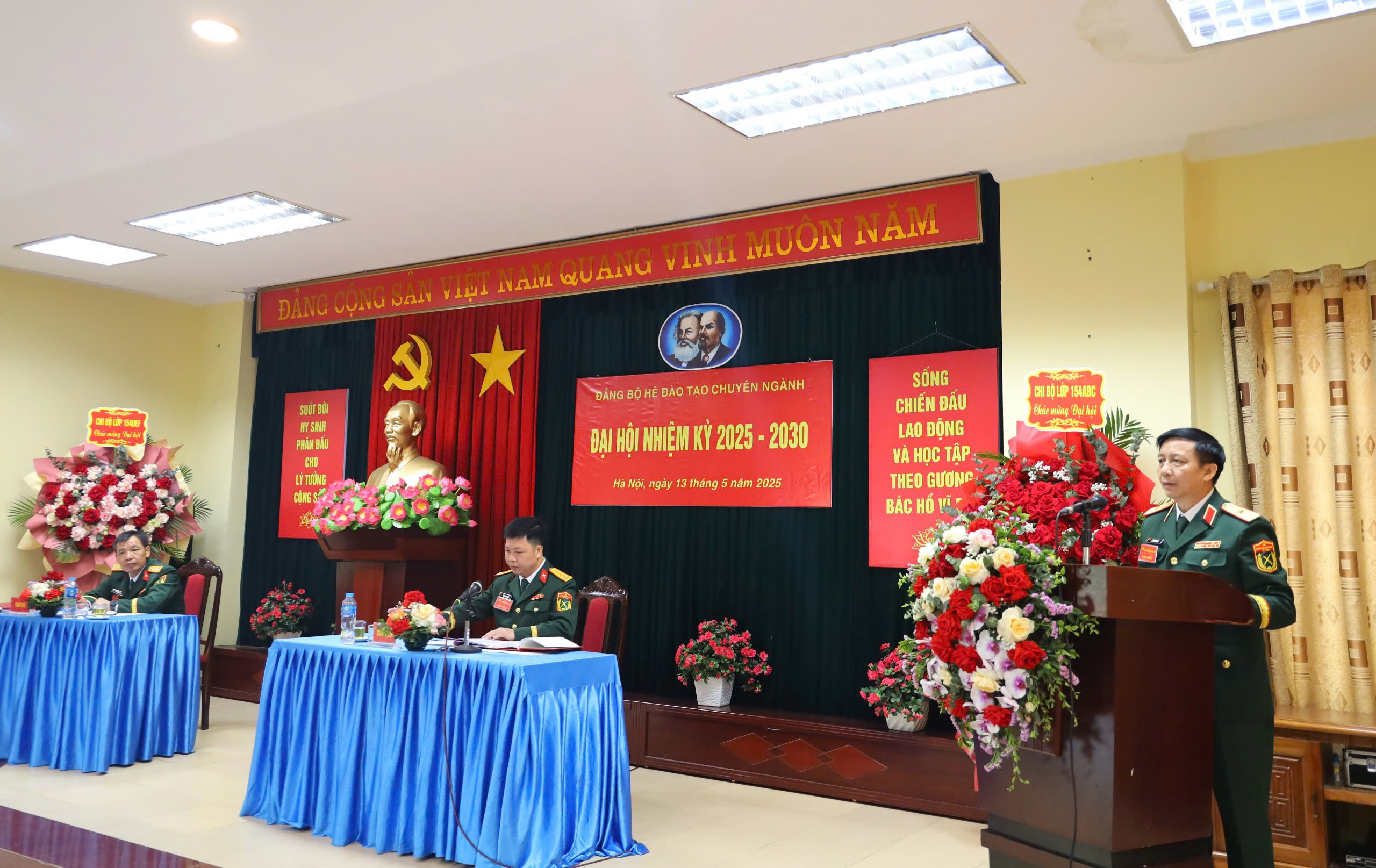 HỆ ĐÀO TẠO CHUYÊN NGÀNH TỔ CHỨC THÀNH CÔNG ĐẠI HỘI ĐẢNG BỘ NHIỆM KỲ 2025 - 2030