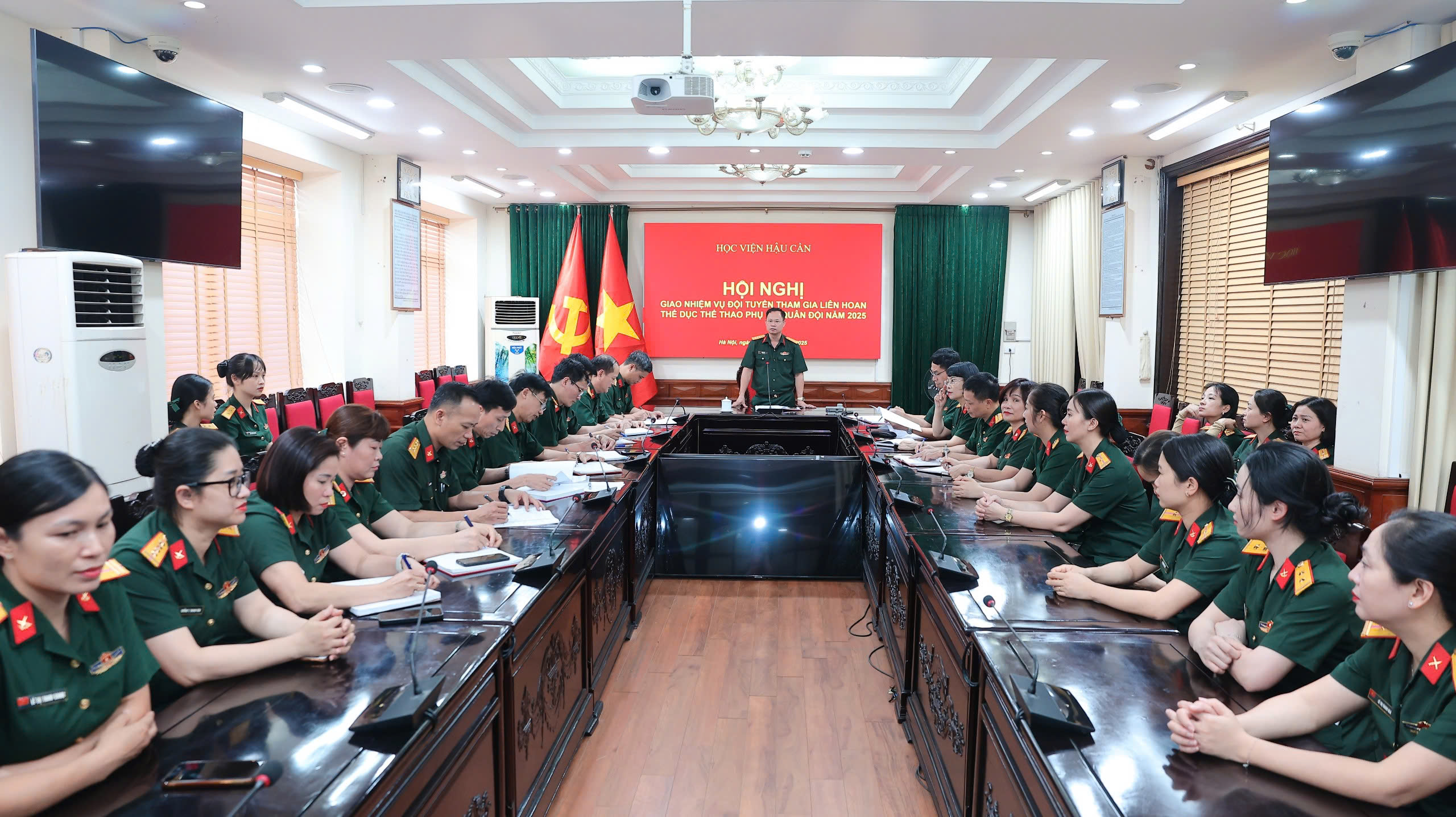 GIAO NHIỆM VỤ CHO ĐỘI TUYỂN THAM GIA LIÊN HOAN  THỂ DỤC THỂ THAO PHỤ NỮ QUÂN ĐỘI NĂM 2025