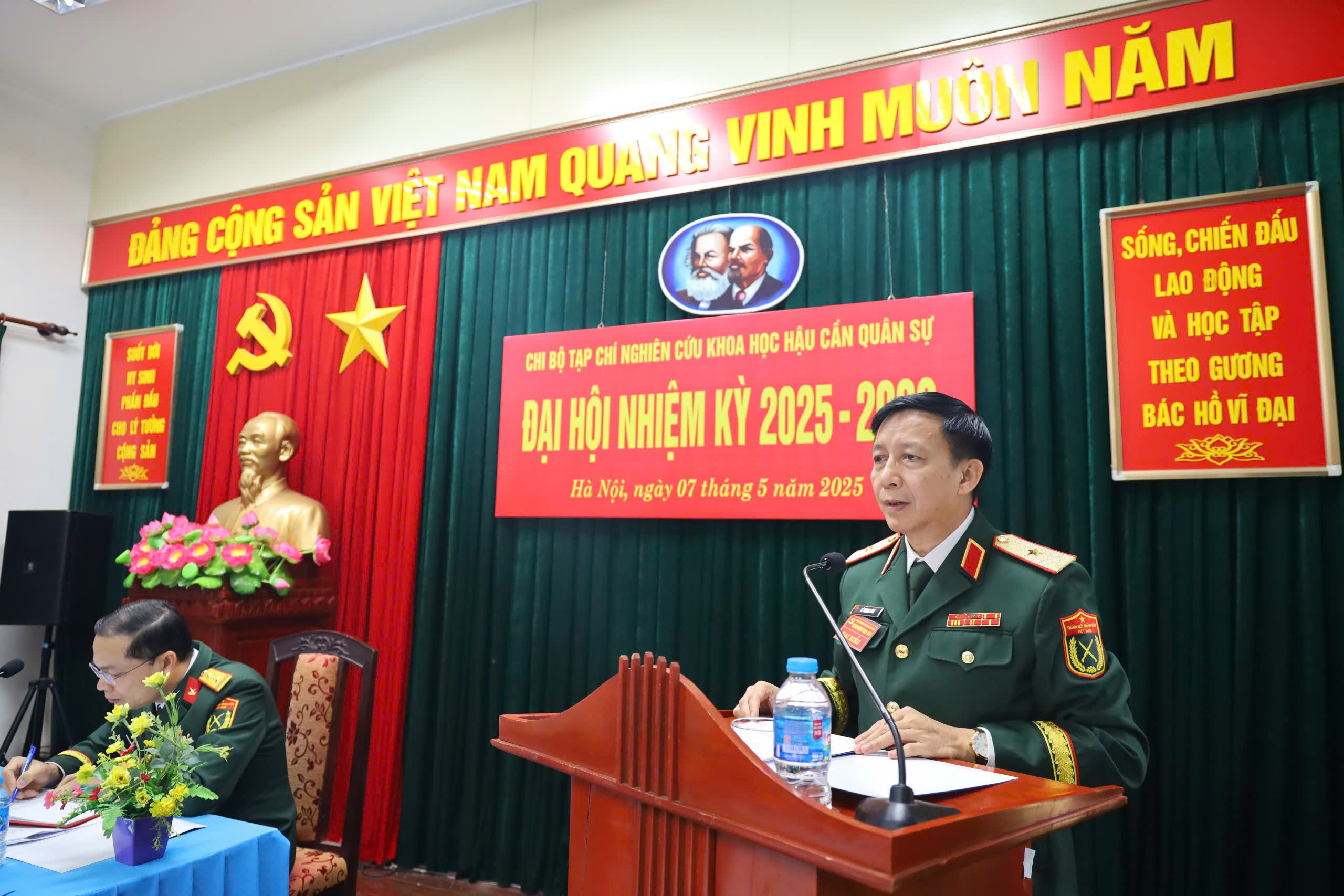 CHI BỘ TẠP CHÍ NGHIÊN CỨU KHOA HỌC HẬU CẦN QUÂN SỰ TỔ CHỨC THÀNH CÔNG ĐẠI HỘI CHI BỘ NHIỆM KỲ 2025 - 2030