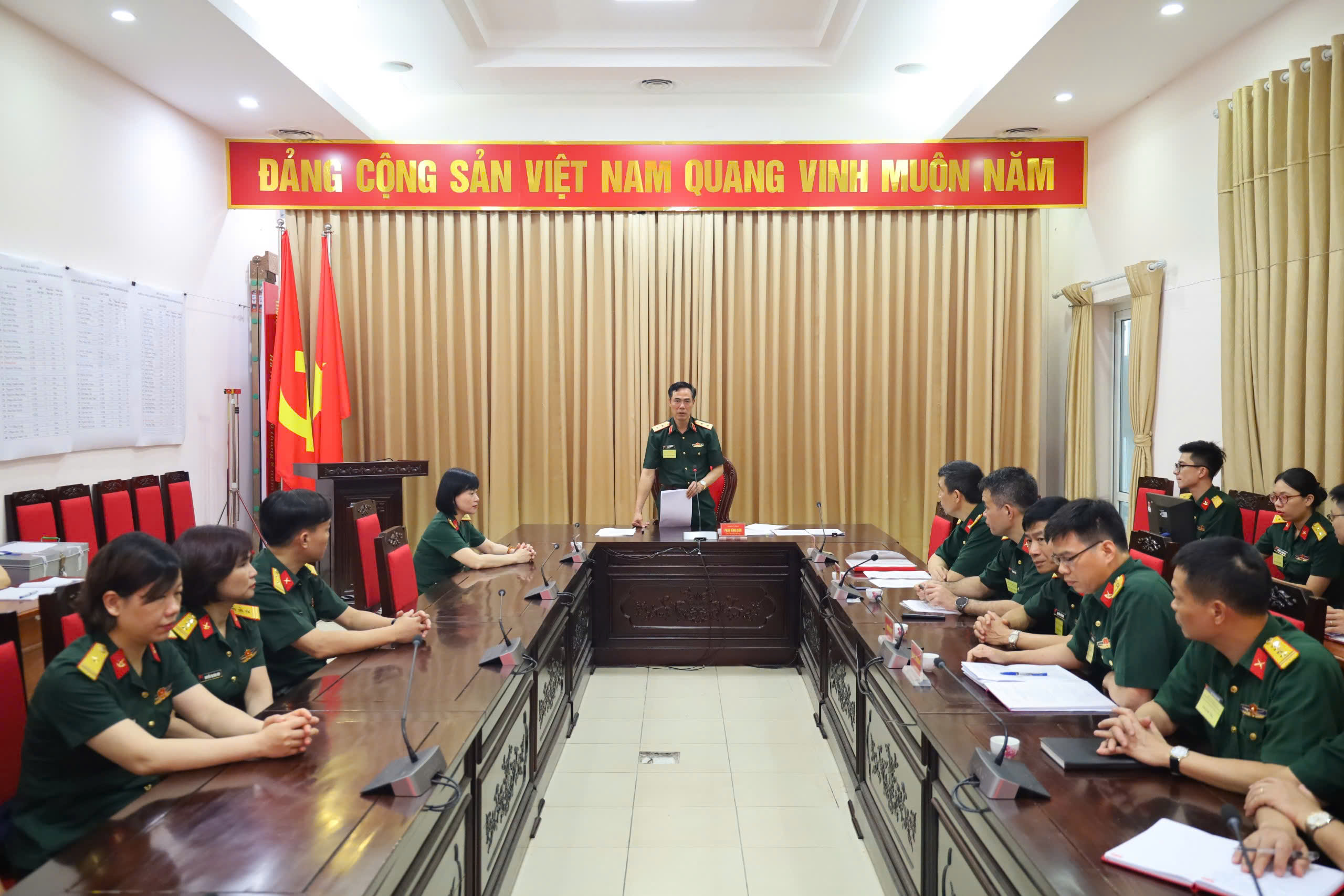 HỌC VIỆN HẬU CẦN TỔ CHỨC THI TỐT NGHIỆP MÔN TIẾNG ANH CHO HỌC VIÊN ĐÀO TẠO SĨ QUAN HẬU CẦN CẤP PHÂN ĐỘI, TRÌNH ĐỘ ĐẠI HỌC - KHOÁ 28 VÀ KHOÁ 01 (BỘ CÔNG AN)