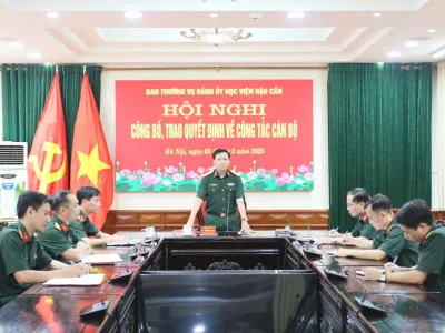 HỌC VIỆN HẬU CẦN CÔNG BỐ, TRAO QUYẾT ĐỊNH BỔ NHIỆM PHÓ TỔNG BIÊN TẬP TẠP CHÍ NGHIÊN CỨU KHOA HỌC HẬU CẦN QUÂN SỰ