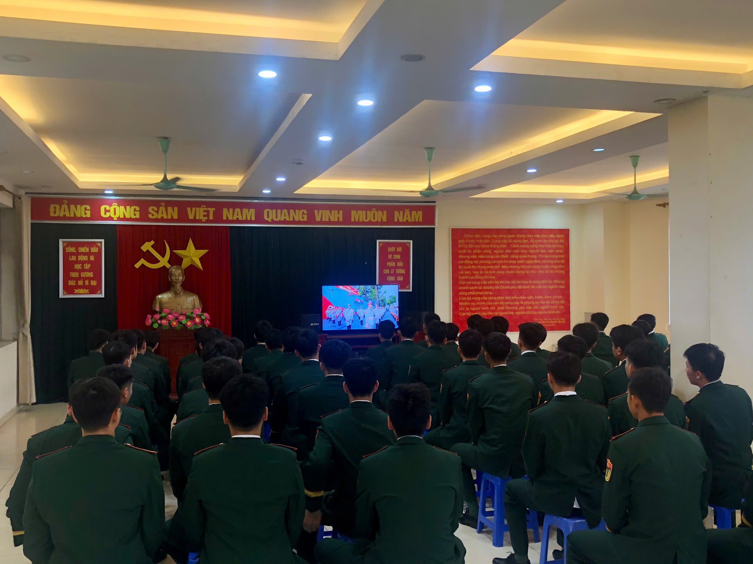 TUỔI TRẺ HỌC VIỆN HẬU CẦN -  NHIỀU HOẠT ĐỘNG THIẾT THỰC CHÀO MỪNG NGÀY ĐẠI LỄ CỦA ĐẤT NƯỚC