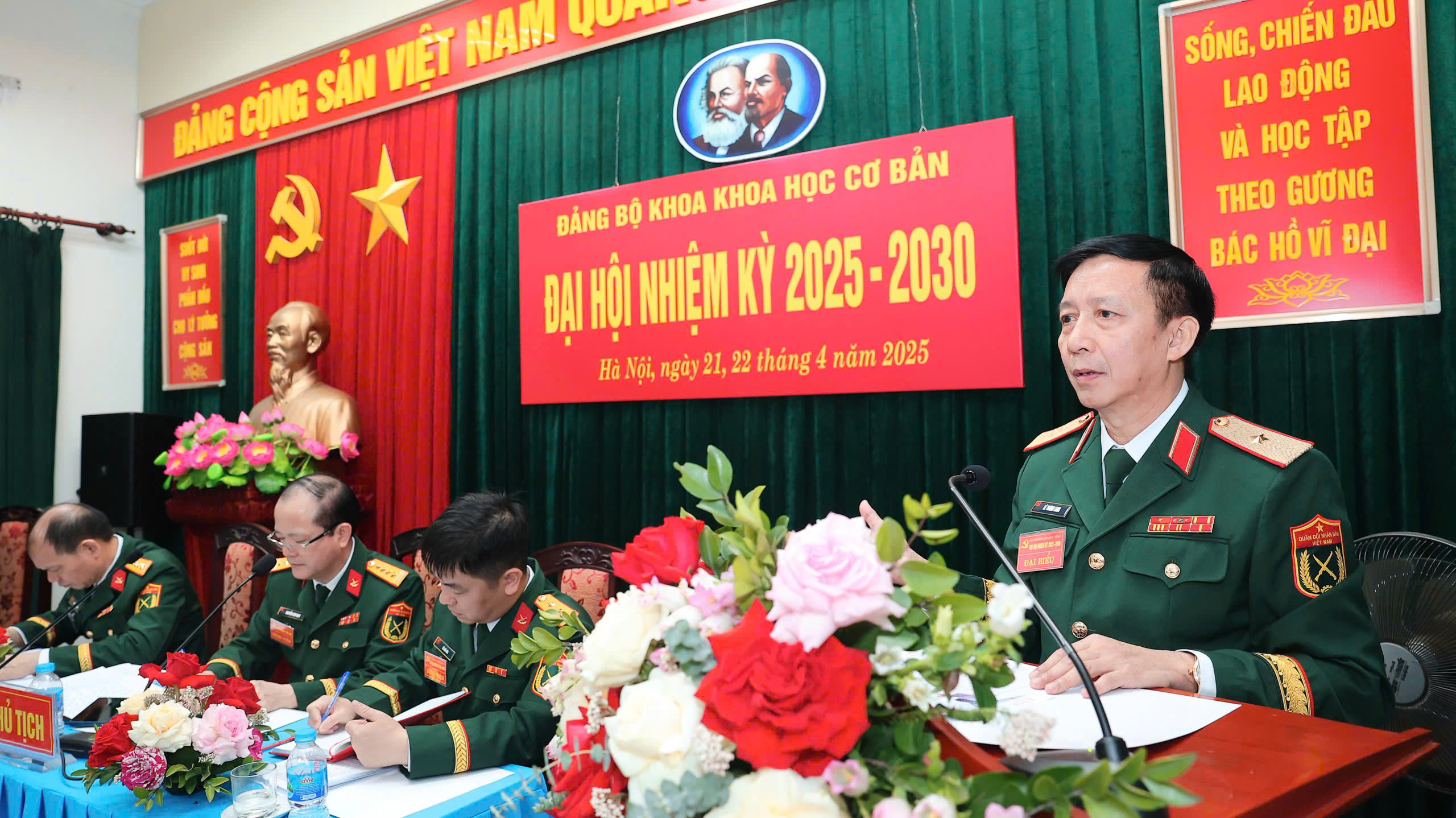 ĐẢNG BỘ KHOA KHOA HỌC CƠ BẢN TỔ CHỨC THÀNH CÔNG  ĐẠI HỘI NHIỆM KỲ 2025 - 2030