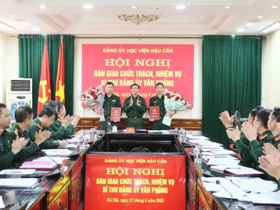 BÀN  GIAO CHỨC TRÁCH, NHIỆM VỤ BÍ THƯ ĐẢNG ỦY VĂN PHÒNG