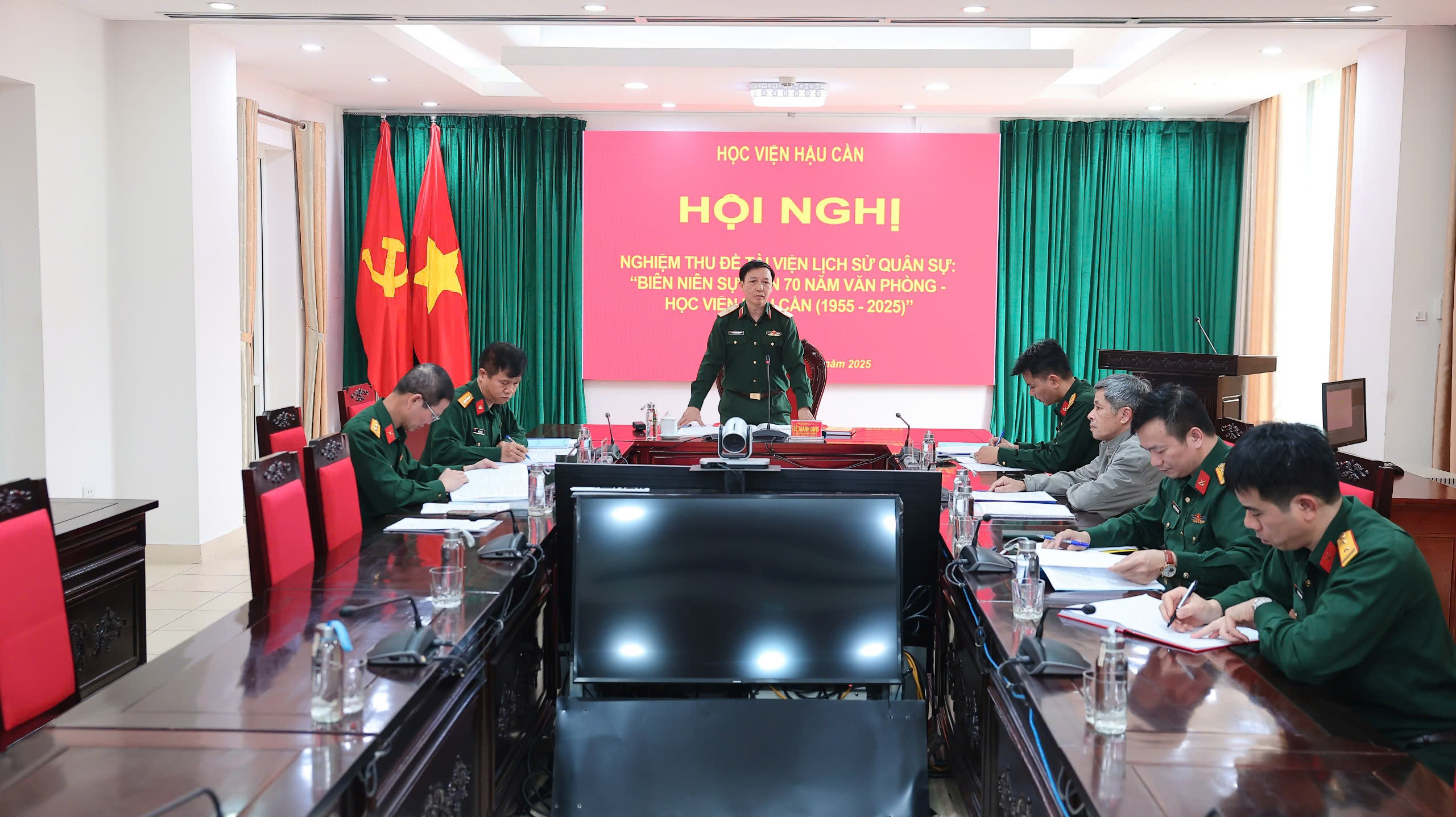 NGHIỆM THU ĐỀ TÀI VIỆN LỊCH SỬ QUÂN SỰ: BIÊN NIÊN SỰ KIỆN 70 NĂM VĂN PHÒNG - HỌC VIỆN HẬU CẦN