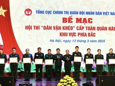 ĐỘI TUYỂN HỌC VIỆN HẬU CẦN ĐẠT GIẢI A HỘI THI “DÂN VẬN KHÉO” CẤP TOÀN QUÂN NĂM 2025 KHU VỰC PHÍA BẮC