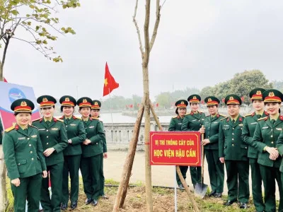 PHỤ NỮ HỌC VIỆN HẬU CẦN CHUNG TAY CÙNG PHỤ NỮ QUÂN ĐỘI THAM GIA TẾT TRỒNG CÂY “ĐỜI ĐỜI NHỚ ƠN BÁC HỒ” NĂM 2025