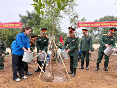 HỌC VIỆN HẬU CẦN PHÁT ĐỘNG TRỒNG HƠN 10.500 CÂY XANH