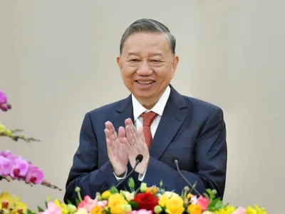 RẠNG RỠ VIỆT NAM