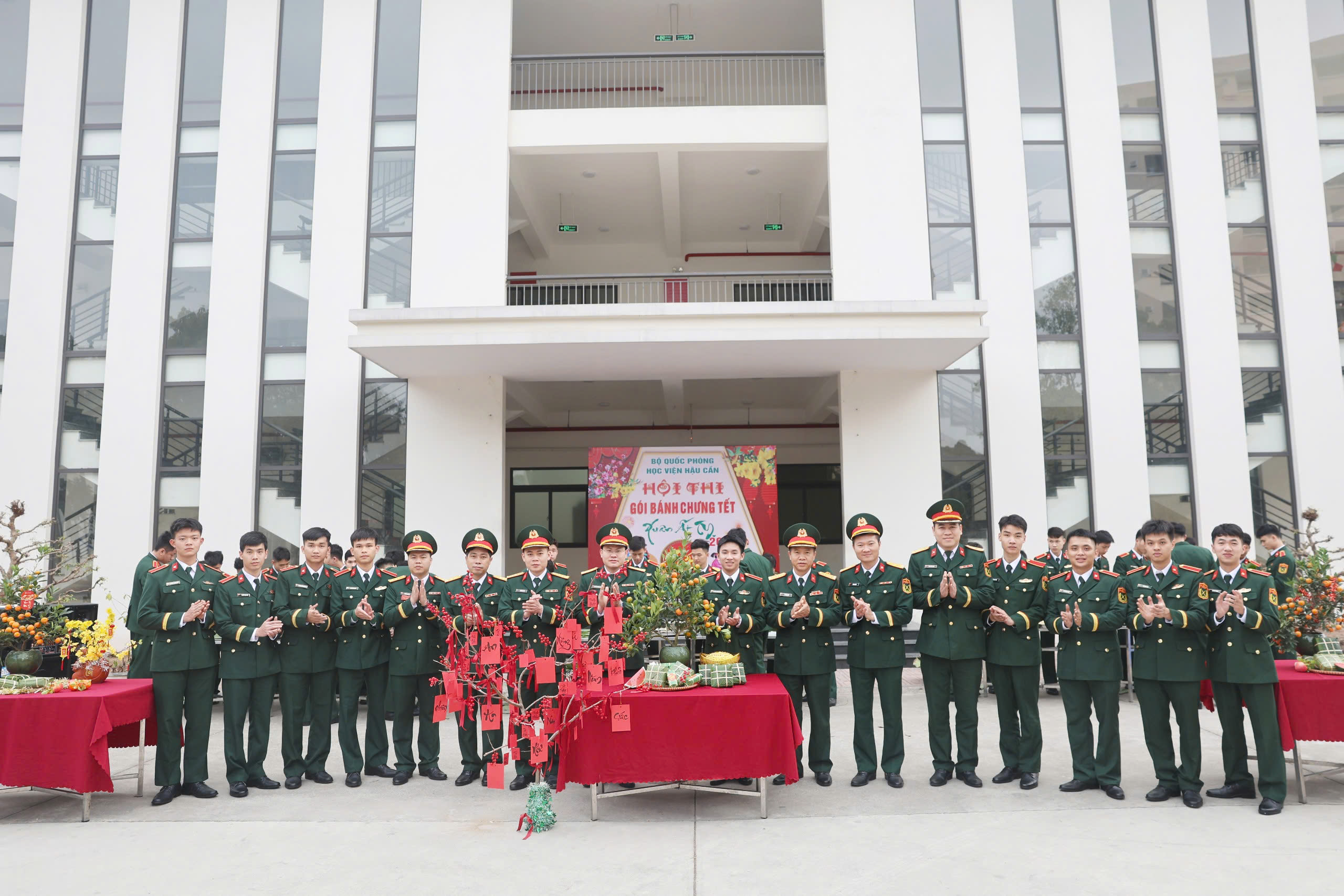 SÔI NỔI CÁC HOẠT ĐỘNG VĂN HÓA THỂ THAO TRONG DỊP TẾT Ở HỌC VIỆN HẬU CẦN