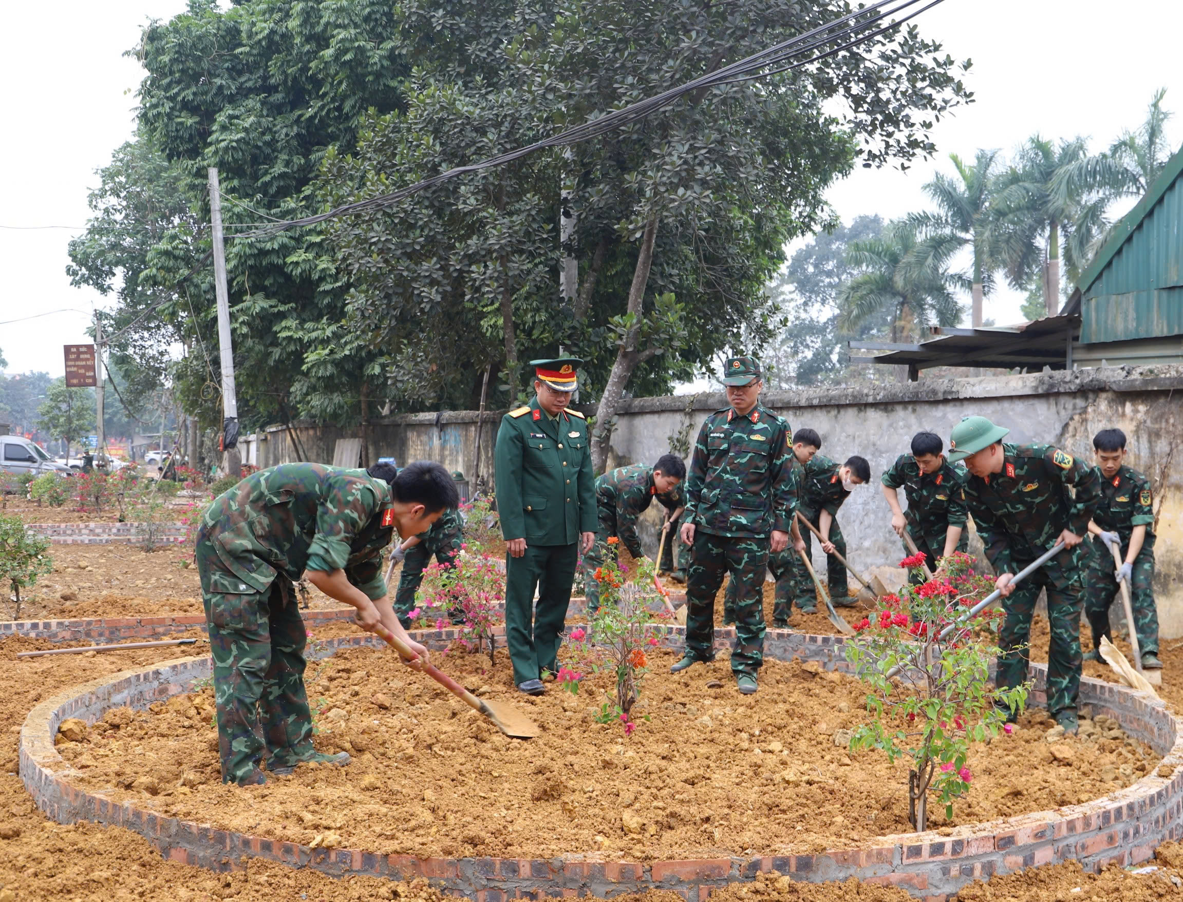 TẾT ĐẾN XUÂN VỀ THẮM TÌNH QUÂN DÂN