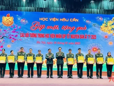 TRƯỚC THỀM XUÂN SANG – THÊM CHỨA CHAN TÌNH ĐỒNG ĐỘI