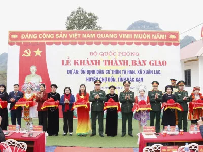 XUÂN VỀ TRÊN BẢN LŨNG CẮM VÀ TÀ HAN