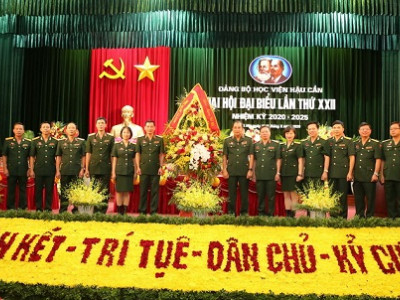 THEO NHỊP BƯỚC QUÂN HÀNH