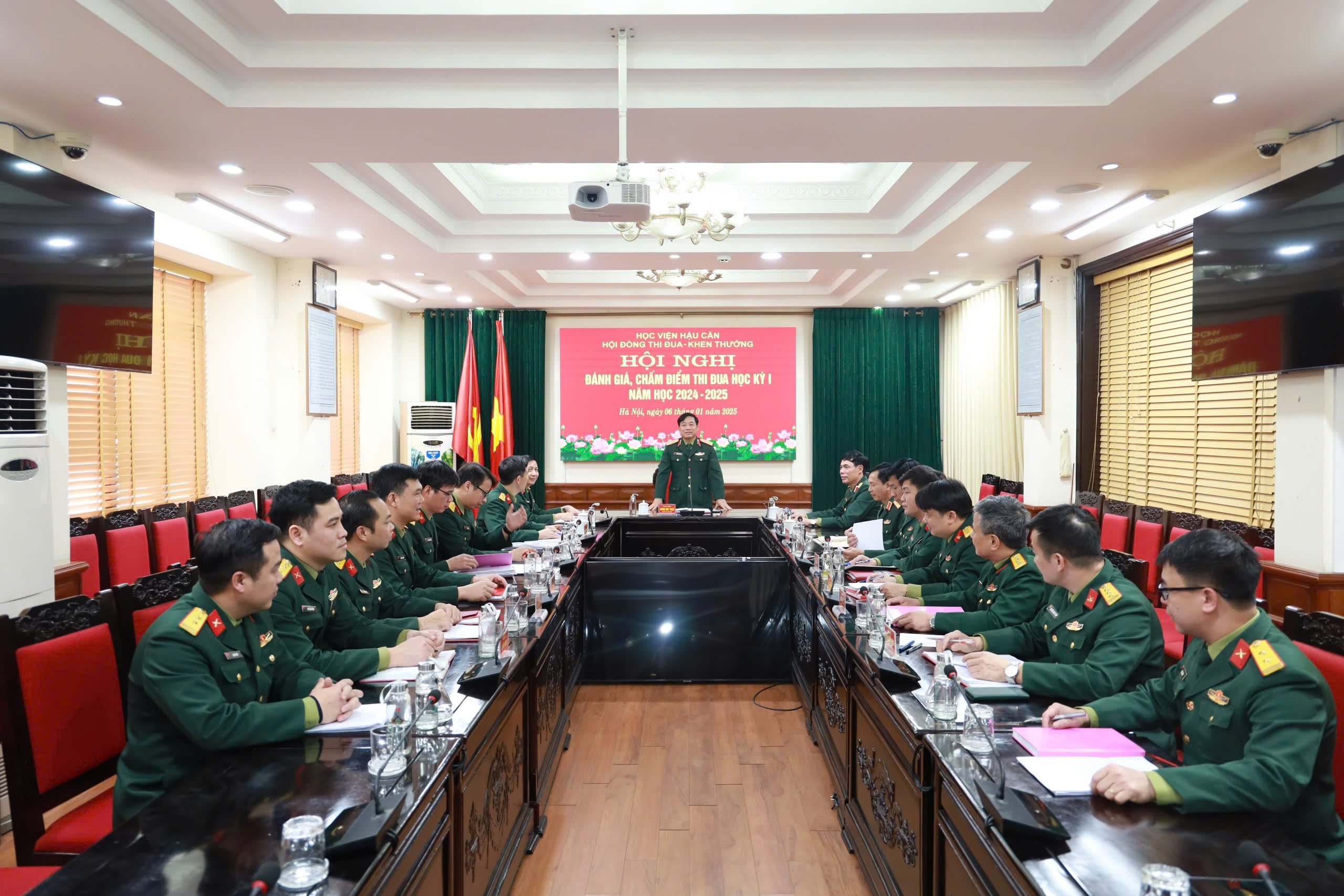 TẠO ĐỘNG LỰC MẠNH MẼ, ĐƯA CÔNG TÁC THI ĐUA VƯƠN TẦM CAO MỚI