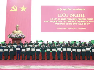 HỌC VIỆN HẬU CẦN MỘT TRONG NHỮNG ĐƠN VỊ DẪN ĐẦU TOÀN QUÂN VỀ THỰC HIỆN PHƯƠNG CHÂM “CHẤT LƯỢNG ĐÀO TẠO CỦA NHÀ TRƯỜNG LÀ KHẢ NĂNG SẴN SÀNG CHIẾN ĐẤU CỦA ĐƠN VỊ”