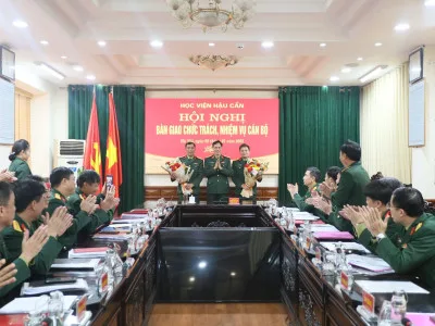 HỌC VIỆN HẬU CẦN TỔ CHỨC HỘI NGHỊ BÀN GIAO CHỨC TRÁCH, NHIỆM VỤ CÁN BỘ