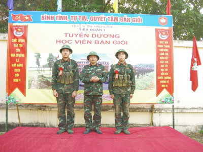 HỌC VIÊN NĂM THỨ NHẤT HOÀN THÀNH XUẤT SẮC KIỂM TRA BẮN SÚNG AK BÀI 1