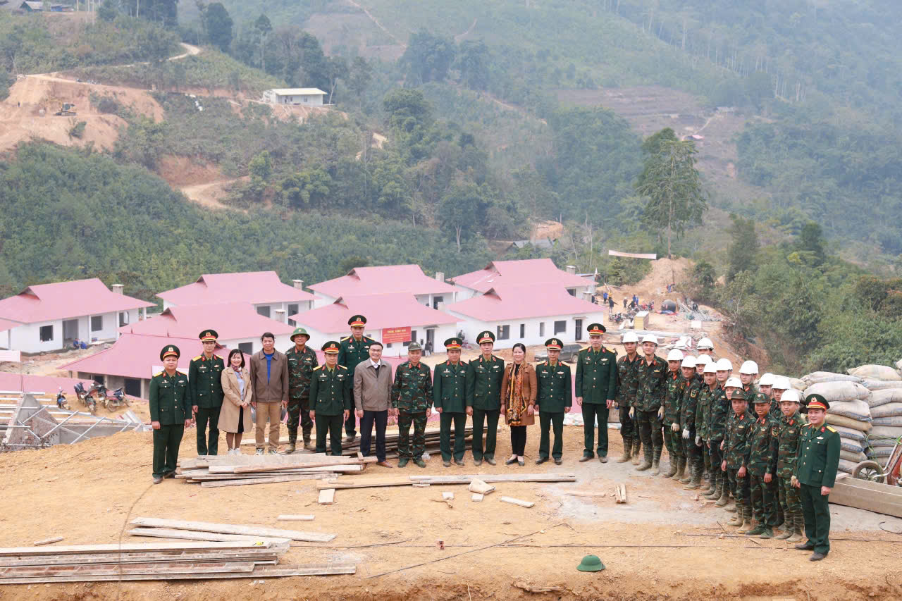 HỌC VIỆN HẬU CẦN ĐẾN VỚI NHÂN DÂN BẰNG TÌNH THƯƠNG, TRÁCH NHIỆM