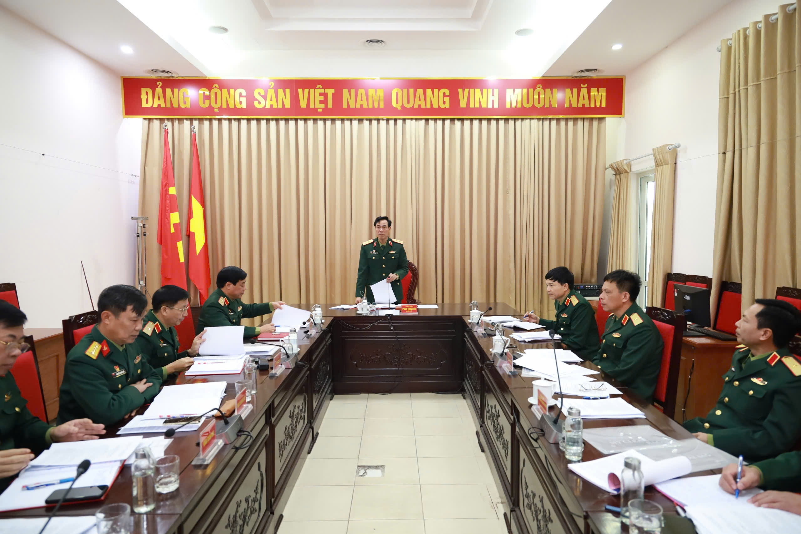 THÔNG QUA QUY CHẾ TUYỂN SINH VÀ ĐÀO TẠO TRÌNH ĐỘ TIẾN SĨ