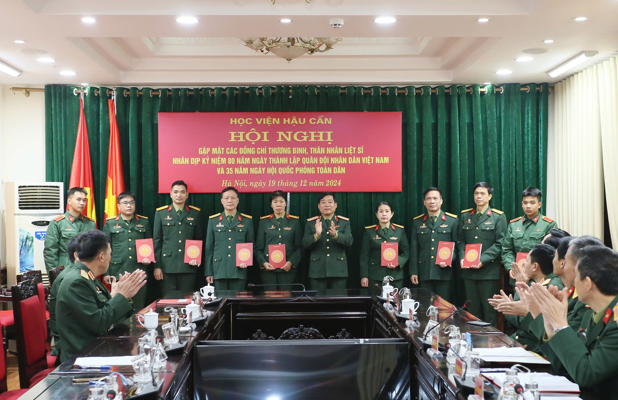 HỌC VIỆN HẬU CẦN GẶP MẶT CÁC THƯƠNG BINH, THÂN NHÂN LIỆT SĨ NHÂN DỊP 22/12