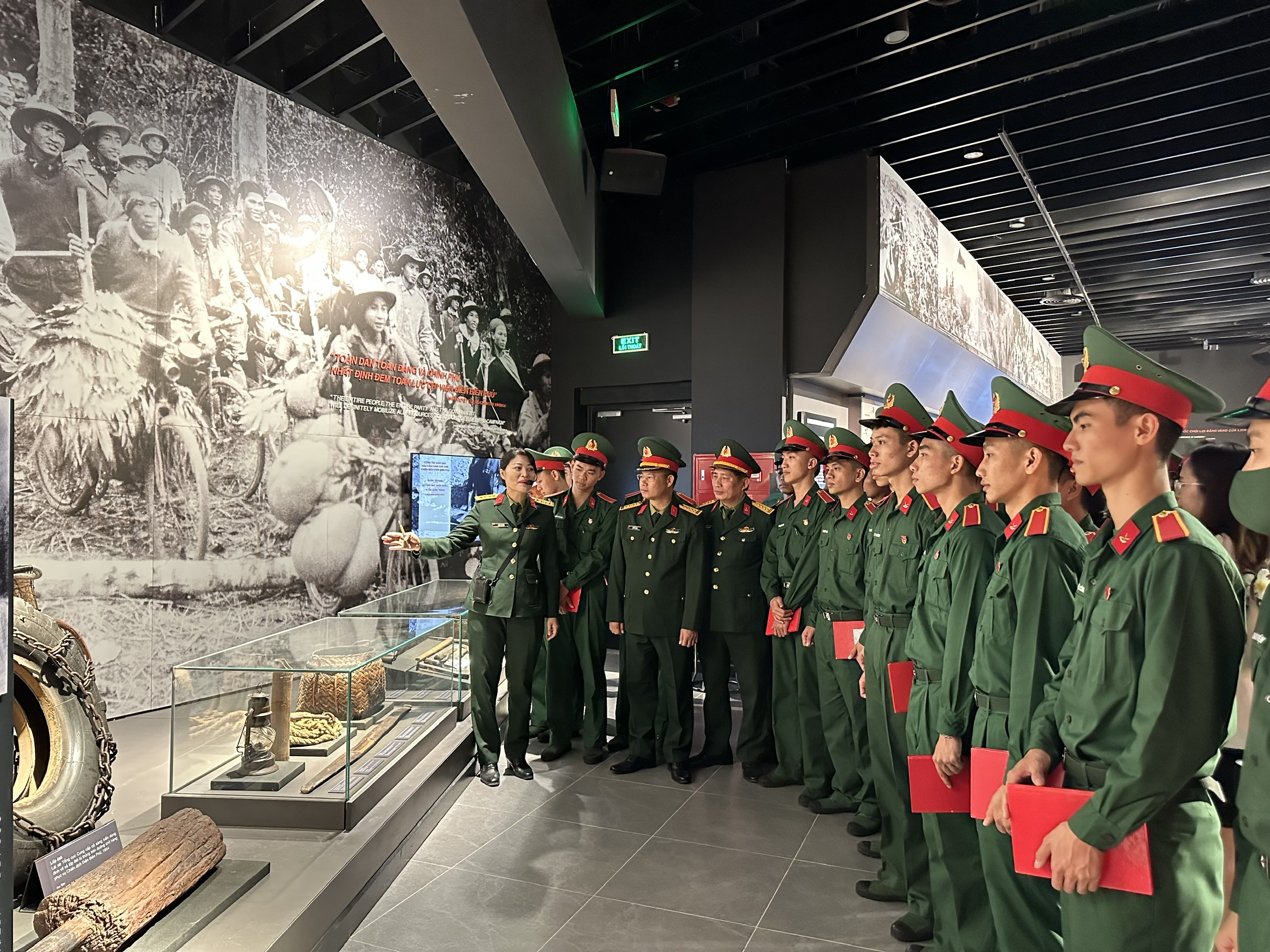 NHÂN NIỀM TỰ HÀO, ĐỀ CAO TRÁCH NHIỆM THÔNG QUA GIÁO DỤC LỊCH SỬ TRUYỀN THỐNG