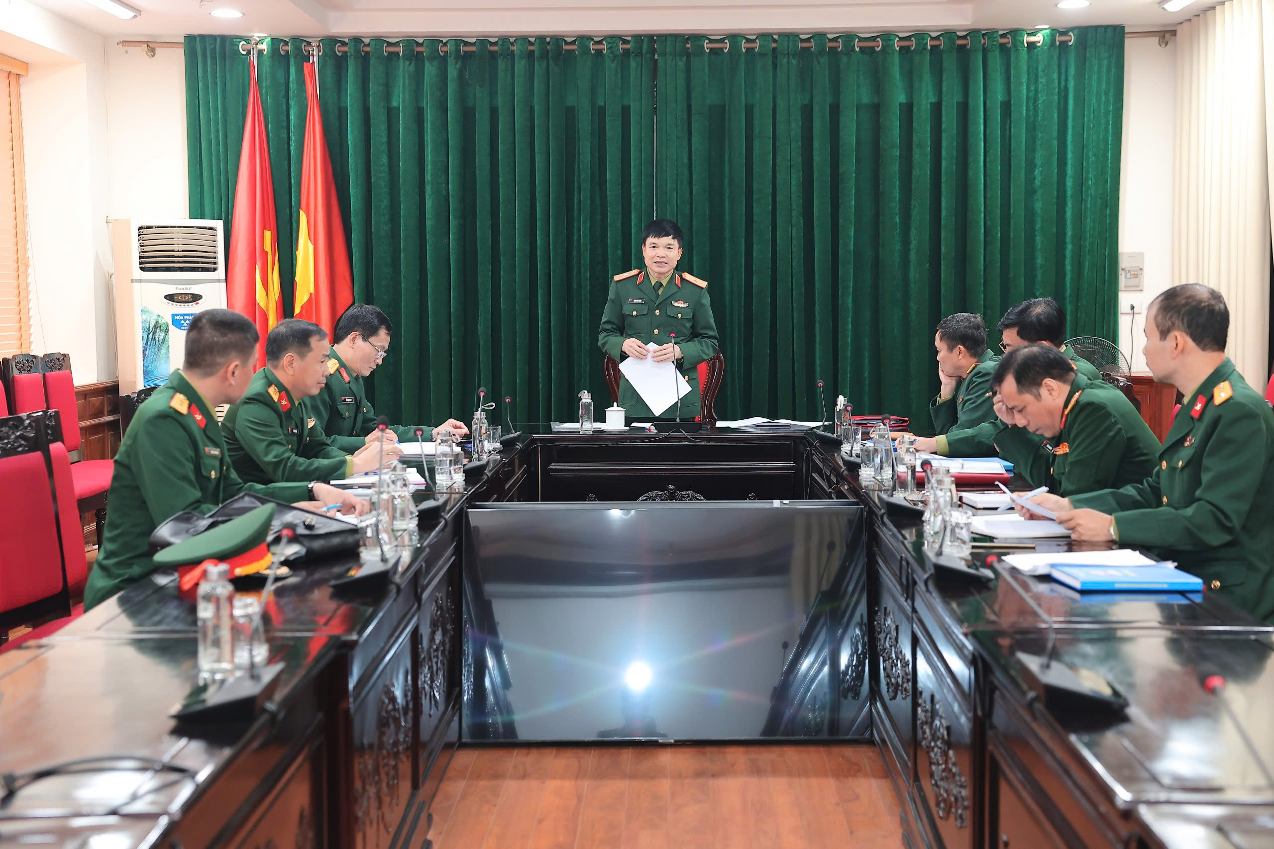 HỘI NGHỊ THỐNG NHẤT TÊN ĐỀ TÀI VÀ GIAO NHIỆM VỤ CHO CÁN BỘ HƯỚNG DẪN LUẬN VĂN