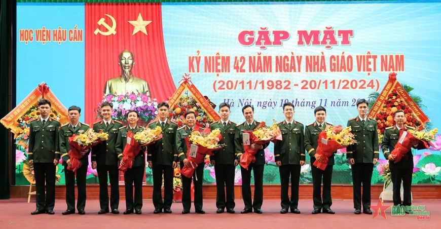 HỌC VIỆN HẬU CẦN GẶP MẶT KỶ NIỆM NGÀY NHÀ GIÁO VIỆT NAM 20-11