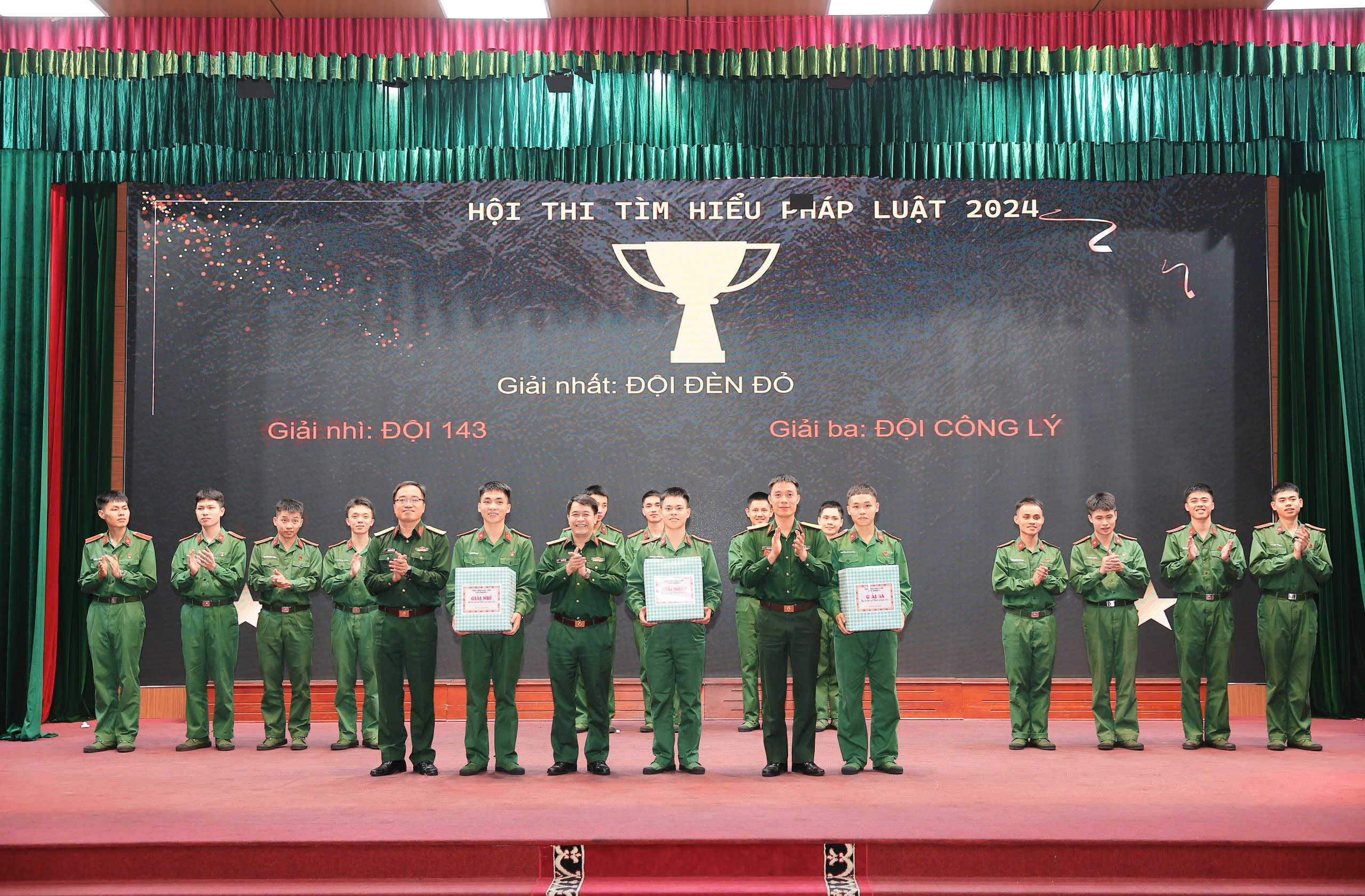 RA MẮT MÔ HÌNH CÂU LẠC BỘ VÀ TỔ CHỨC HỘI THI TUYÊN TRUYỀN PHỔ BIẾN GIÁO DỤC PHÁP LUẬT NĂM 2024