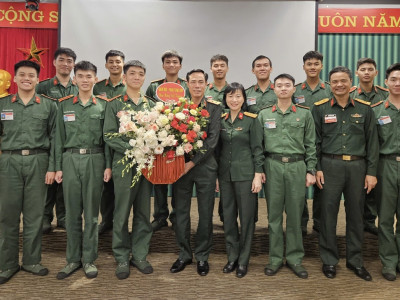 GIÁM ĐỐC HỌC VIỆN THĂM, ĐỘNG VIÊN ĐỘI TUYỂN OLYMPIC TIẾNG ANH HỌC VIỆN THAM GIA HỘI THI CẤP TOÀN QUÂN