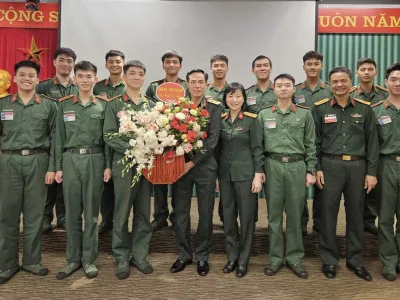 GIÁM ĐỐC HỌC VIỆN THĂM, ĐỘNG VIÊN ĐỘI TUYỂN OLYMPIC TIẾNG ANH HỌC VIỆN THAM GIA HỘI THI CẤP TOÀN QUÂN