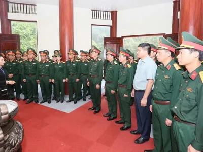 NÂNG CAO KIẾN THỨC, KINH NGHIỆM THỰC TIỄN CHO ĐỘI NGŨ NHÀ GIÁO
