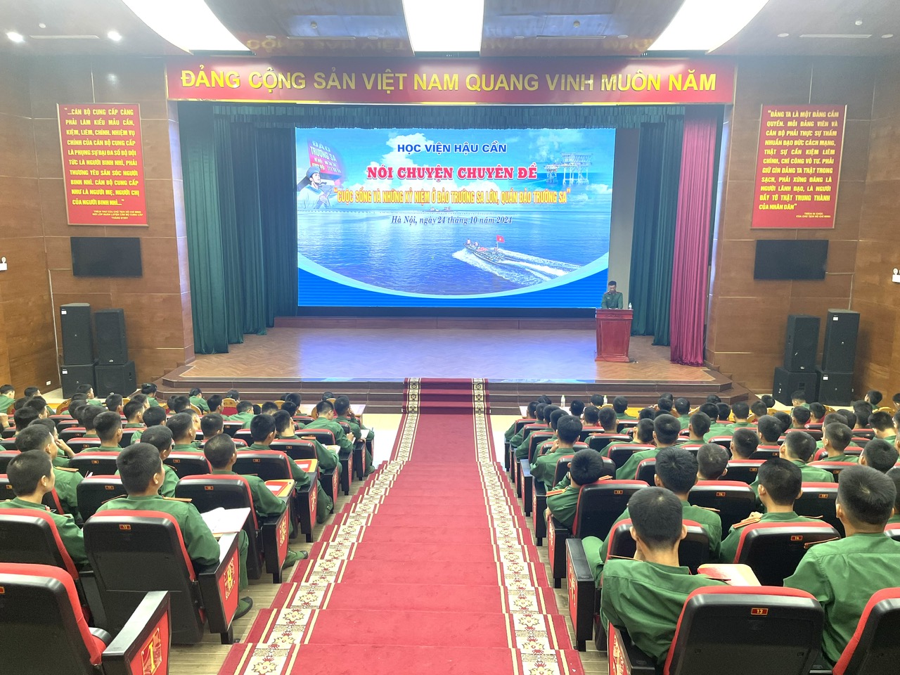 THIẾT THỰC, BỔ ÍCH TỪ CÁC HOẠT ĐỘNG GIÁO DỤC CHÍNH TRỊ, ĐỊNH HƯỚNG TƯ TƯỞNG ĐẦU KHÓA CHO HỌC VIÊN