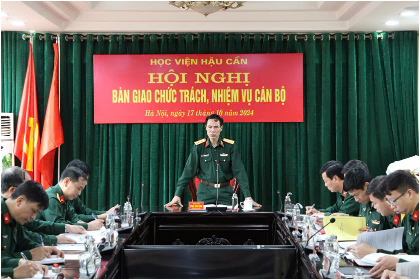 HỌC VIỆN HẬU CẦN TỔ CHỨC HỘI NGHỊ BÀN GIAO CHỨC TRÁCH, NHIỆM VỤ CÁN BỘ