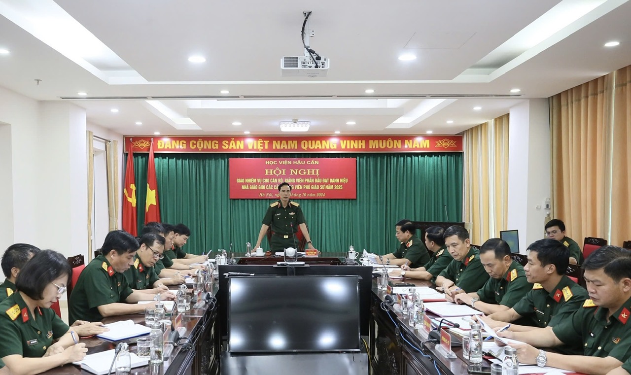 TÍCH CỰC XÂY DỰNG ĐỘI NGŨ NHÀ GIÁO, TIỀM LỰC KHOA HỌC ĐÁP ỨNG TỐT YÊU CẦU NHIỆM VỤ TRONG TÌNH HÌNH MỚI