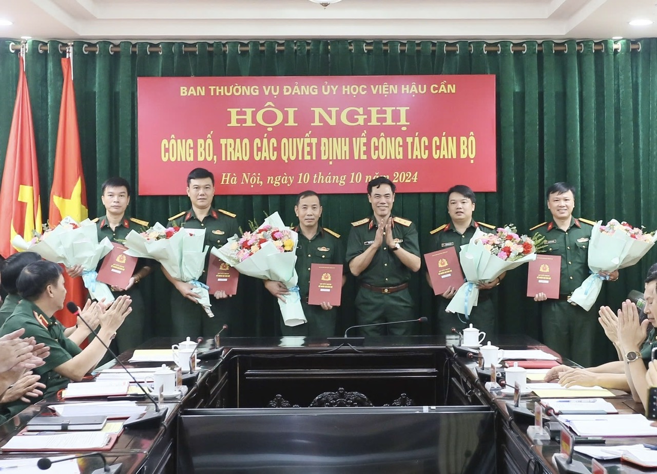 HỘI NGHỊ CÔNG BỐ, TRAO QUYẾT ĐỊNH CÔNG TÁC CÁN BỘ