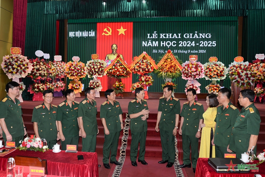 TRUNG TƯỚNG PHẠM TRƯỜNG SƠN DỰ, CHỈ ĐẠO LỄ KHAI GIẢNG NĂM HỌC 2024-2025 TẠI HỌC VIỆN HẬU CẦN