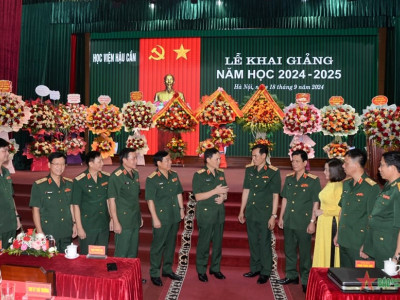 TRUNG TƯỚNG PHẠM TRƯỜNG SƠN DỰ, CHỈ ĐẠO LỄ KHAI GIẢNG NĂM HỌC 2024-2025 TẠI HỌC VIỆN HẬU CẦN