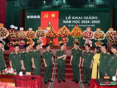 TRUNG TƯỚNG PHẠM TRƯỜNG SƠN DỰ, CHỈ ĐẠO LỄ KHAI GIẢNG NĂM HỌC 2024-2025 TẠI HỌC VIỆN HẬU CẦN