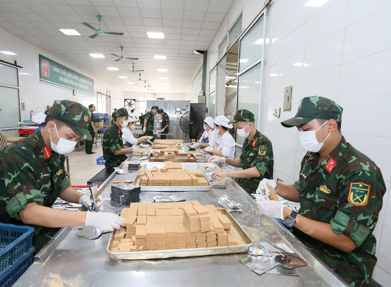 PHÁT HUY HIỆU QUẢ HUẤN LUYỆN THỰC HÀNH, PHỐI HỢP CÁC HOẠT ĐỘNG THIẾT THỰC, HƯỚNG VỀ ĐỒNG BÀO NƠI BÃO, LŨ