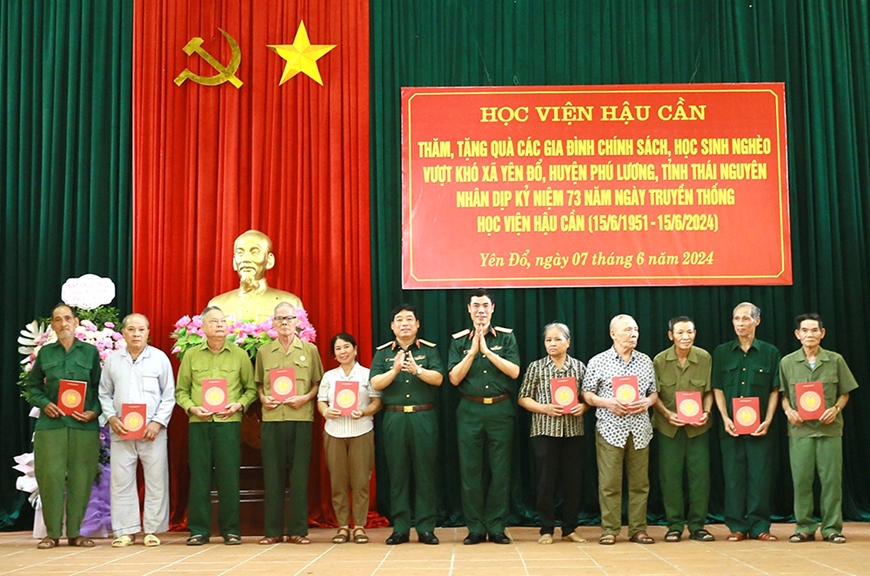 GIÚP ĐÚNG VIỆC DÂN CẦN, DÂN MONG
