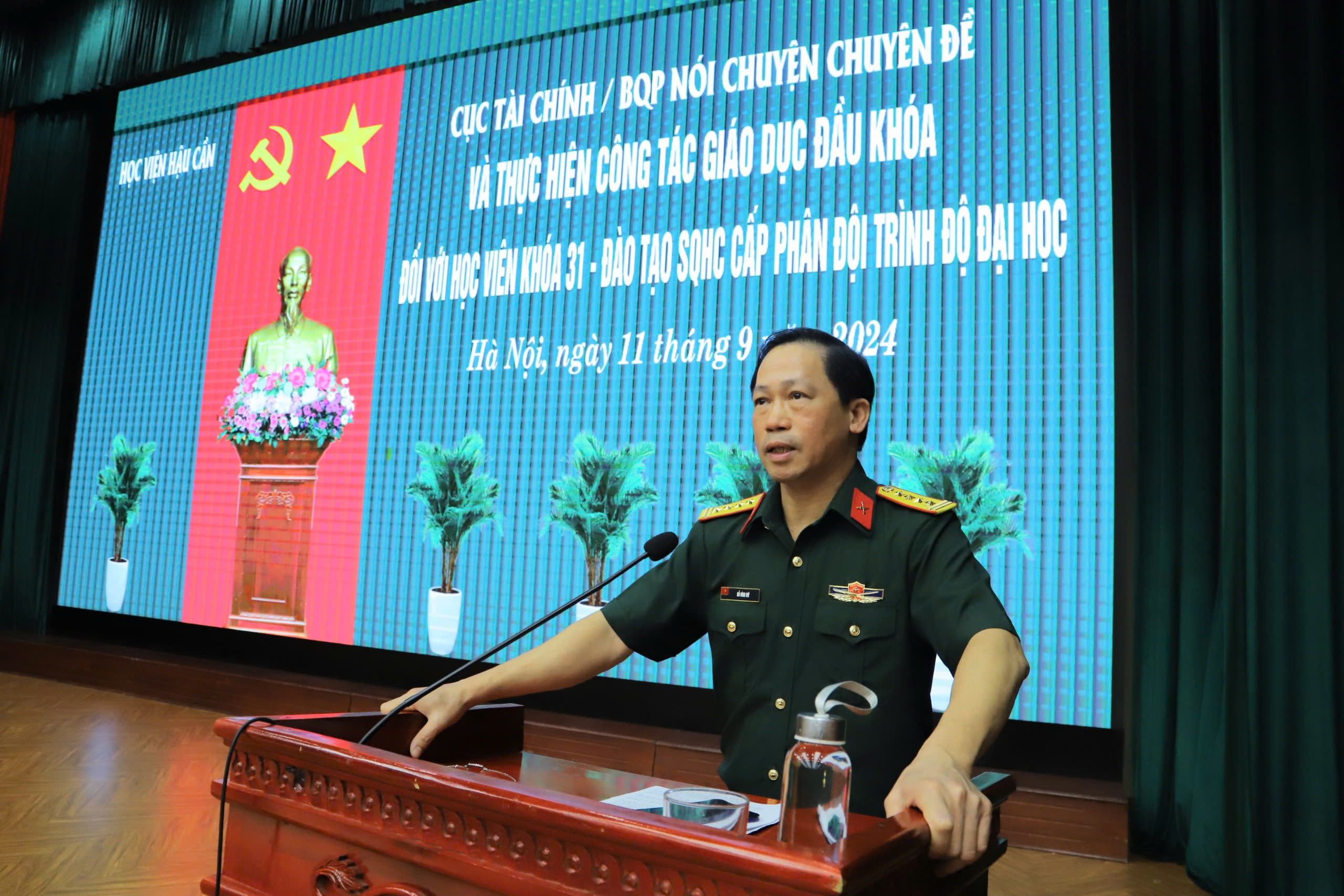 HỌC VIỆN HẬU CẦN: ĐỔI MỚI CÔNG TÁC GIÁO DỤC TRUYỀN THỐNG, ĐỊNH HƯỚNG NGHỀ NGHIỆP CHO HỌC VIÊN