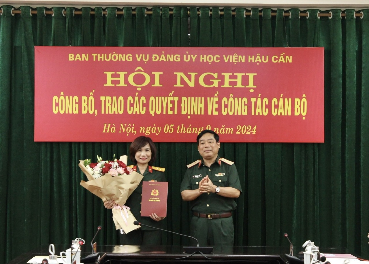 HỘI NGHỊ CÔNG BỐ, TRAO QUYẾT ĐỊNH CÔNG TÁC CÁN BỘ