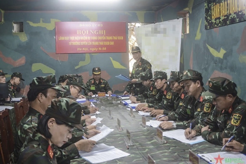 KIỂM TRA LUYỆN TẬP CHUYỂN TRẠNG THÁI SẴN SÀNG CHIẾN ĐẤU TẠI HỌC VIỆN HẬU CẦN