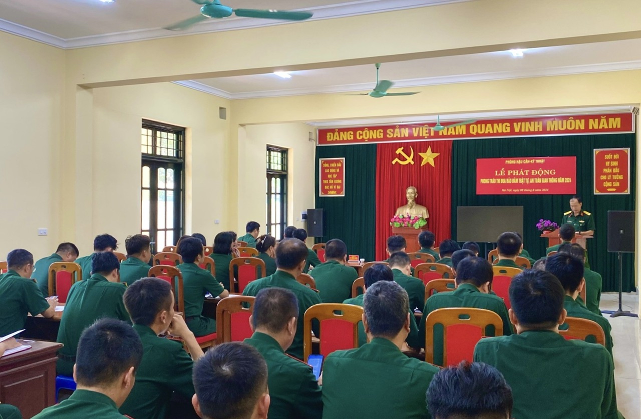 THƯỢNG TÔN PHÁP LUẬT ĐỂ XÂY DỰNG VĂN HÓA GIAO THÔNG AN TOÀN