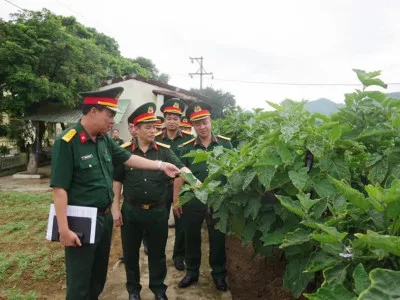 GẮN KẾT CHẶT CHẼ GIỮA NHÀ TRƯỜNG VỚI ĐƠN VỊ