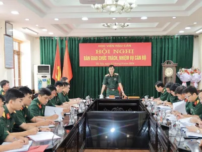 HỌC VIỆN HẬU CẦN TỔ CHỨC BÀN GIAO CHỨC TRÁCH, NHIỆM VỤ CÁN BỘ
