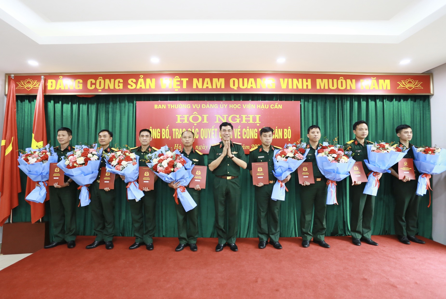 HỌC VIỆN HẬU CẦN TỔ CHỨC HỘI NGHỊ CÔNG BỐ VÀ  TRAO QUYẾT ĐỊNH VỀ CÔNG TÁC CÁN BỘ