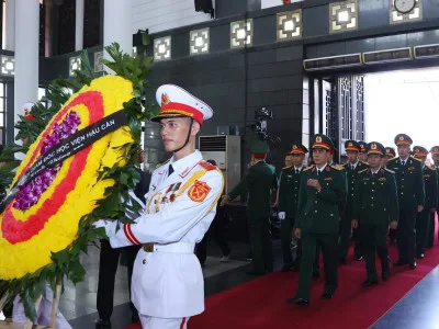 ĐOÀN ĐẠI BIỂU ĐẢNG ỦY, BAN GIÁM ĐỐC HỌC VIỆN HẬU CẦN VIẾNG TỔNG BÍ THƯ NGUYỄN PHÚ TRỌNG